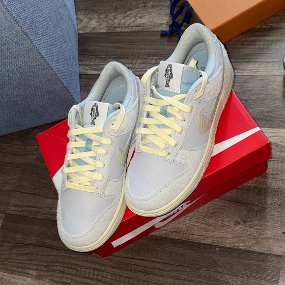 Nike Dunks - Picture 4 of 5